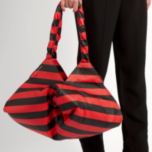 givenchy pyramid bag